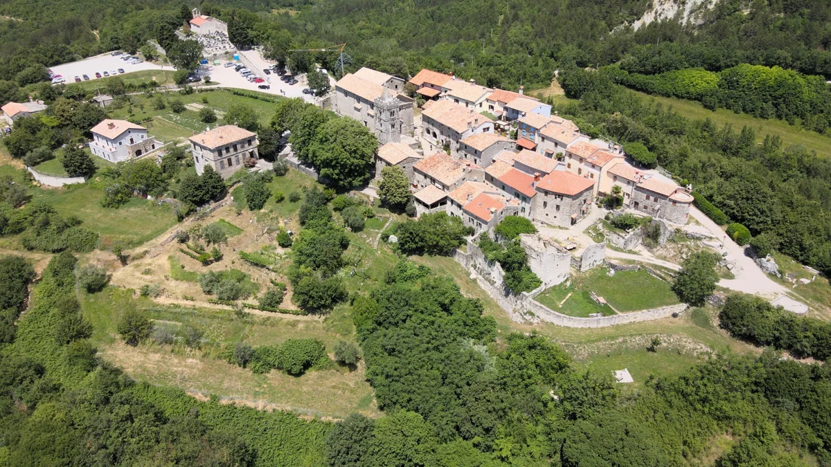 An aerial view of the compact town of Hum